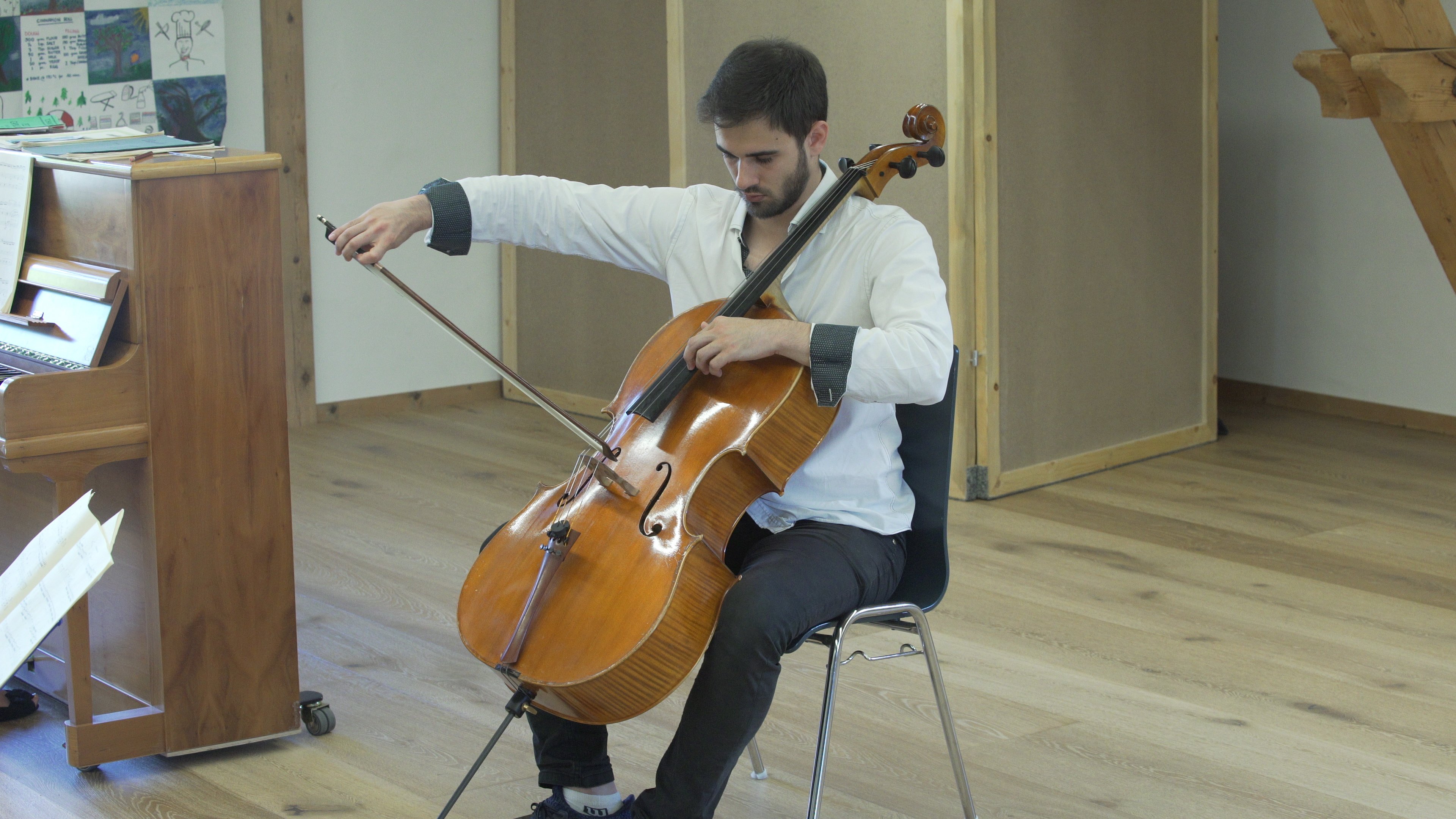 Masterclass with Ivan Monighetti – Alejandro Viana plays Elgar